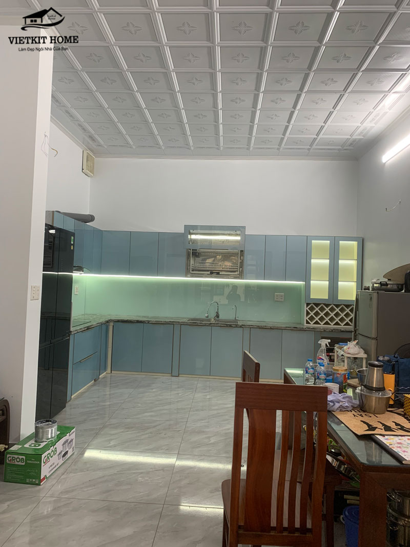 Tủ bếp inox cánh kính đẹp tại Yên Viên Gia Lâm Hà Nội