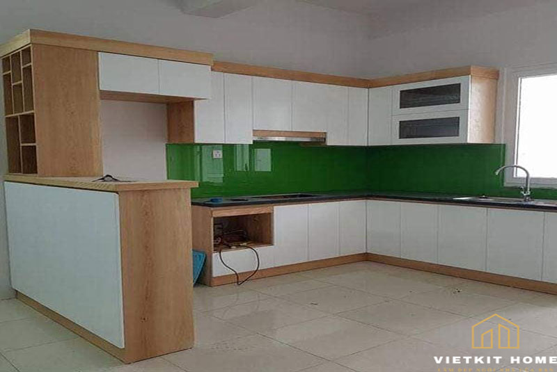 tu-bep-melanine-vietkit-home2 Tủ bếp melamine là 1 loại tủ bếp gỗ công nghiệp được sản xuất trên 1 dây chuyền công nghệ hiện đại.