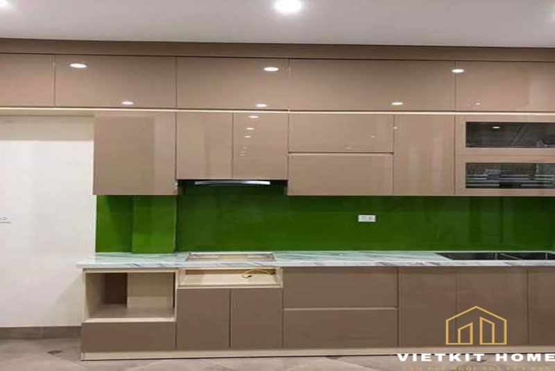 tu-bep-melanine-vietkit-home3 Tủ bếp melamine là 1 loại tủ bếp gỗ công nghiệp được sản xuất trên 1 dây chuyền công nghệ hiện đại.