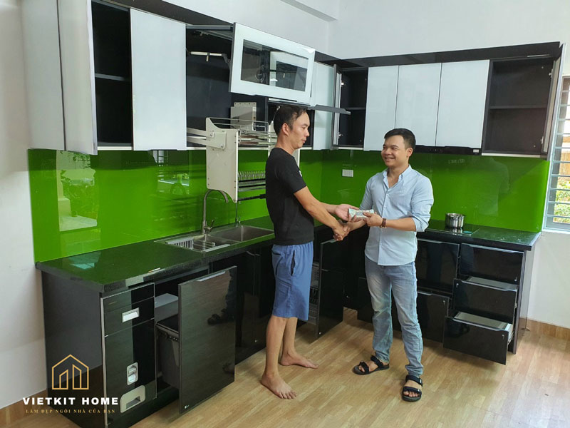 ban-giao-tu-bep-inox-vietkit-home nên đặt Tủ bếp inox 304 Vietkit Home